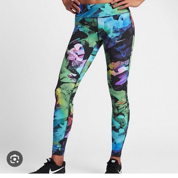 Nike Luxe Leggings - Picture 1 of 8